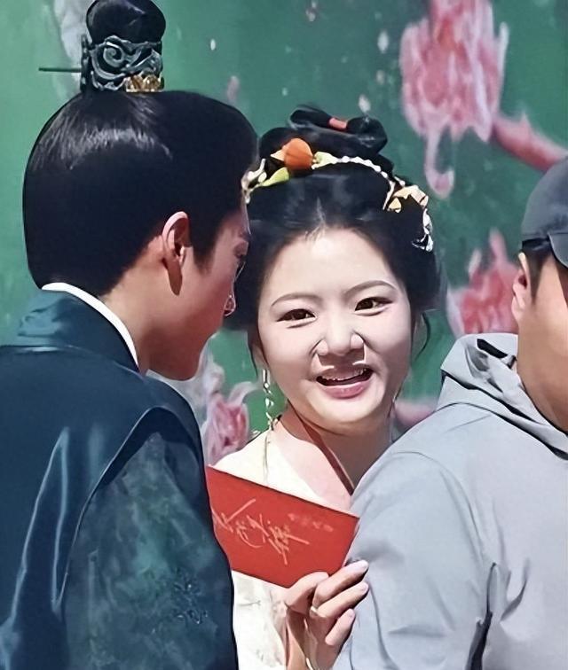 任敏新剧开机现场