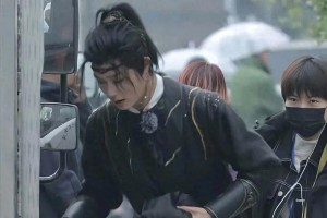 柯淳酒吧蹦迪引争议：演艺生涯与个人生活的平衡
