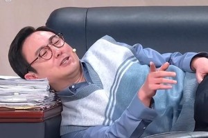 沈腾小品《坑》引争议：现代版康熙微服私访？