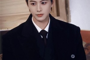 何健麒：短剧顶流的传奇转型与绅士魅力