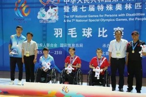 15岁轮椅羽毛球世界冠军刘禹彤的励志故事