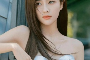 白鹿白色抹胸连裤造型惊艳，回眸瞬间美到窒息
