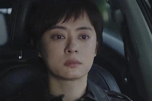 《乌云之上》VS《借命而生》：国产悬疑剧的生死对决
