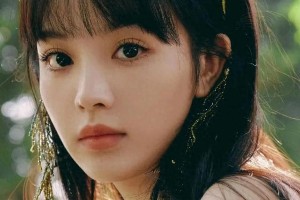 田曦薇抹茶绿礼服旧照惊艳 宛如林间精灵