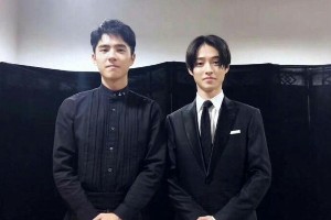 刘昊然山崎贤人同框破次元壁 爱奇艺尖叫之夜惊喜合照