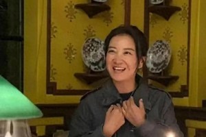 贾玲43岁生日宴瘦身造型引热议，揭秘健康转型之路
