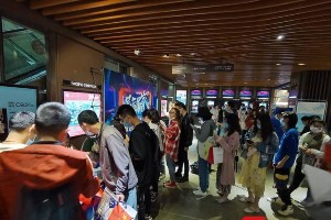 2020国庆档票房近40亿，《我和我的家乡》夺冠